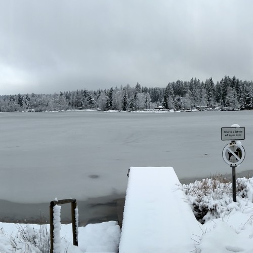 Wintermärchen am Greifenbachstauweiher im Erzgebirge