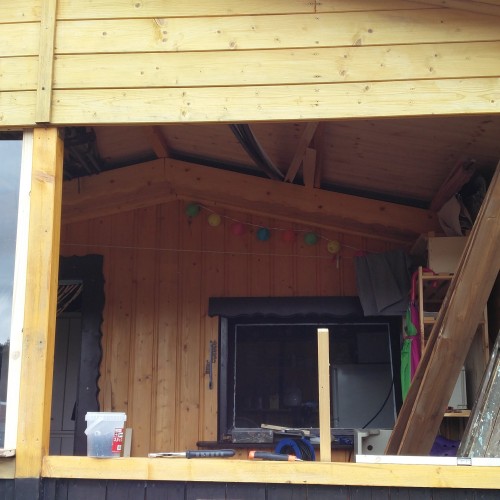 Ausbaustufe Fenster an der Hütte