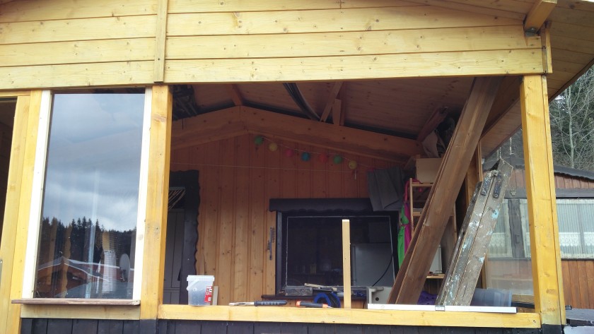 Ausbaustufe Fenster an der Hütte